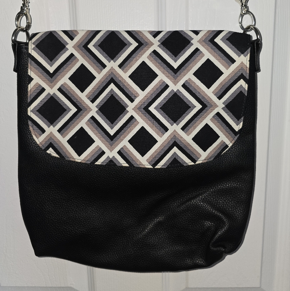 Thirty-one Adjustable Crossbody Bag